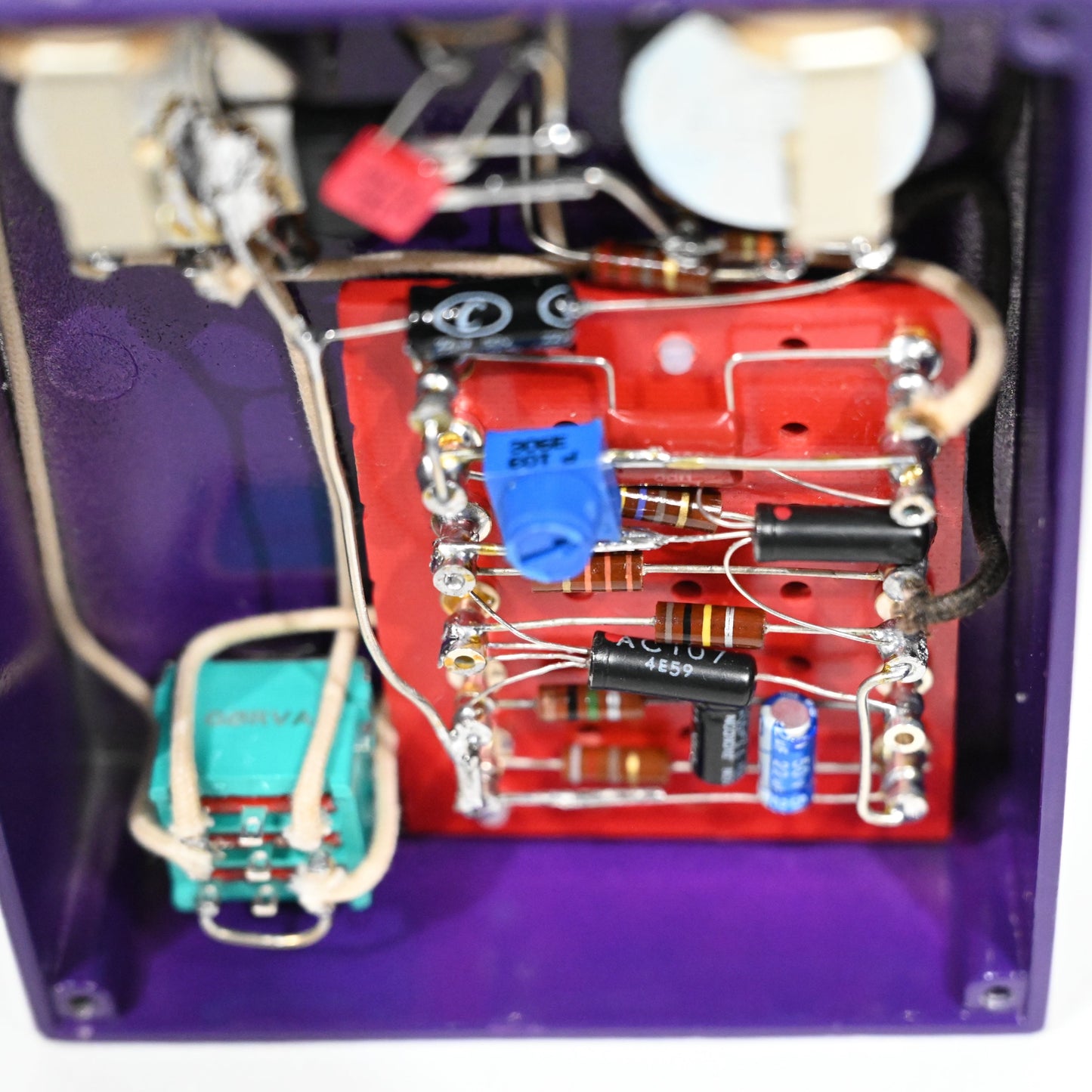 əˈlo͞osiv №7 - Germanium Fuzz - w/ dying battery simulator - Point-to-Point (p2p)