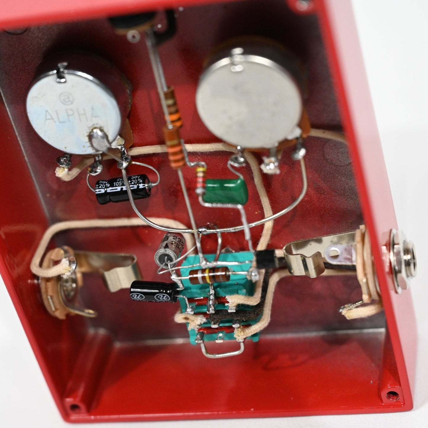 əˈlo͞osiv №4 - Silicon Fuzz - Point-to-Point (p2p)